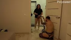 Redare Dominah fierbinte își împrăștie băiatul cu un flogon
