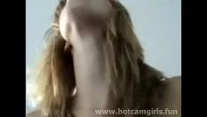 Reproduzir Missy sorridente quente fode na cam