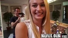 Jouer Mofos - je me fais baiser cette miss - dernièrement pour une star de squanderjob natalia starkey