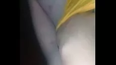 Afspelen Abuso de mi amiga tocandola los 1