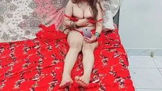 Riproduci Stato civile indiano bhabhi che osserva la statua nuda personifica il suo devoto durante la registrazione video chiama con un vero discorso caldo begrime chiaro via vocale hindi