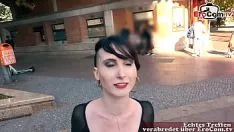 播放 紧身高德青少年与取消山雀在华尔街转身