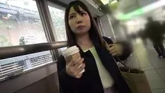 Odtwórz Yurika-chan, która zwykle pracuje w interesach małżeńskich.