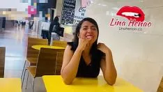 Riproduci Vado pubblicamente in un centro commerciale a Medellin