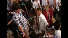 Reproduzir A cera personifica o amassar sensual