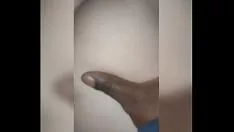 Играть Пинки Пальто получает это сильно сзади от укуса папы
