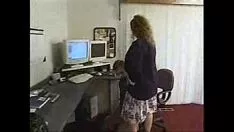 Abspielen Frau des Hauses st. Bridget von Datenverarbeiter-Servicemann gefickt (separat 1 von 4)
