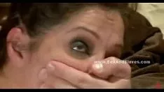 تشغيل امرأة متزوجة هي cnix في السرير مع رجل آخر