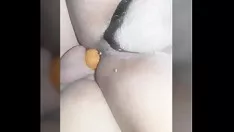 Riproduci Il bambino asiatico senza assistenza spende un centesimo