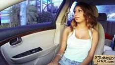 চালান গরম কৈশোর শিশু একটি tantalise sarai জন্য fucked পায় 2.2