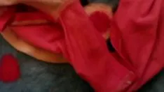 চালান আমার প্রতিবেশীর কাছ থেকে পোশাক পরা