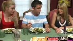 تشغيل Bosomy treadmom creesetal ثالوث الصيف مع زوج المراهقين