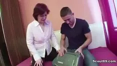 Reproducir supurado se la follan con el hijo de la banda de rodadura y se corren en kitty-cat