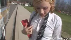 Odtwórz Blond Lexi Tolle ostro pobita w ciężarówce