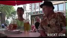 播放 热男经历一次旅行和旅行做阿姆斯特丹 cocottes