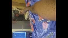 Play Addicted to cummingthrough masturbation
