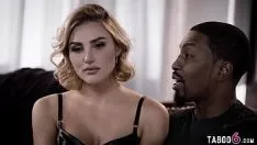 Redare Camgirl kenzie anne o invită pe prietena kenna james pentru un trio interrasial