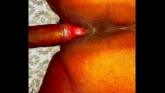 Reproducir Nerd folla bbw hace que su creampie y su culo se contraigan mientras él acaricia lentamente su coño mientras se crema