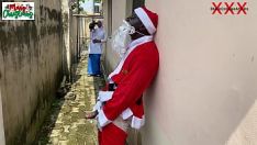 Riproduci Natale è arrivato prima per un'ingenua giornalista universitaria diciottenne con l'hijab mentre babbo natale la scopava fuori dal complesso mentre provava la nuova telecamera della scuola (guarda video completi su rosso)