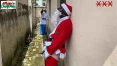 再生 ヒジャブをかぶった純朴な18歳の大学記者の女の子には一足早くクリスマスがやって来た。彼女が新しい学校のカメラを試している間、サンタが敷地の外で彼女に熱い性交を与えたからだ（レッドでホットなフルビデオをご覧ください）