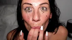 Riproduci Grandi quantità di sperma su adolescenti minuscoli - compilation di facce inzuppate di sperma