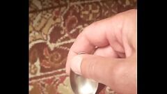 Abspielen Cremiges Harnröhrenspiel: Milchausdrücke mit Kaffeelöffel-Masturbation