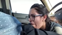 Afspelen Hete Colombiaanse babe betaalt voor Uber met een pijpbeurt en wordt gecreampied