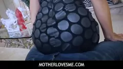 Oynat Stepmom ile küçük göğüsler alıyor üvey oğuldan kötü pov fuck