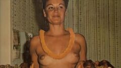 Putar Retro Lesbian Encounter: Big Tits Vintage Pornstalgia