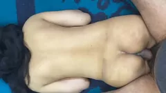 Riproduci Hot Indian Milf ottiene il massaggio del culo che termina nel sesso hardcore con Big Dick