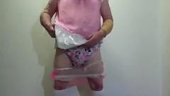 Afspelen Sissy Pinky's Wet Diaper Play with Femdom Control - 396