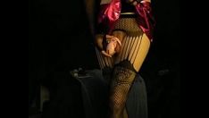 Jouer Pansy Slattern nous ouvre sa cage de vertu et joue avec son gode de rap