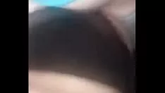 Afspelen Getrouwde vrouw neukt met haar buurman