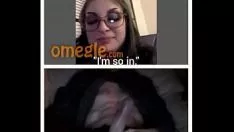 Jouer Missy Omegle regarde une éjaculation solide