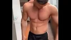 চালান সত্যিকারের গরম ছেলেরা