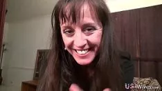 Abspielen Usawives heiße Milfs flirten mit ihrem nassen Kitty-Katzen-Solo