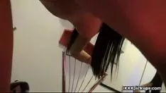 চালান 26 ইউরোর জন্য শিংওয়ালা হলিডেমেকার দ্বারা জনসংখ্যার পিকআপ বাহু কিশোর অপেশাদারকে মারাত্মকভাবে বিস্ফোরিত